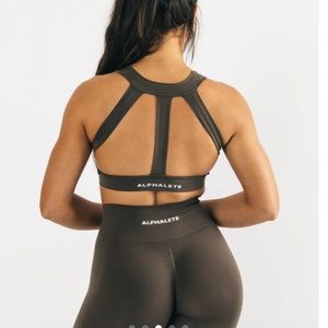 Alphalete trinity bra